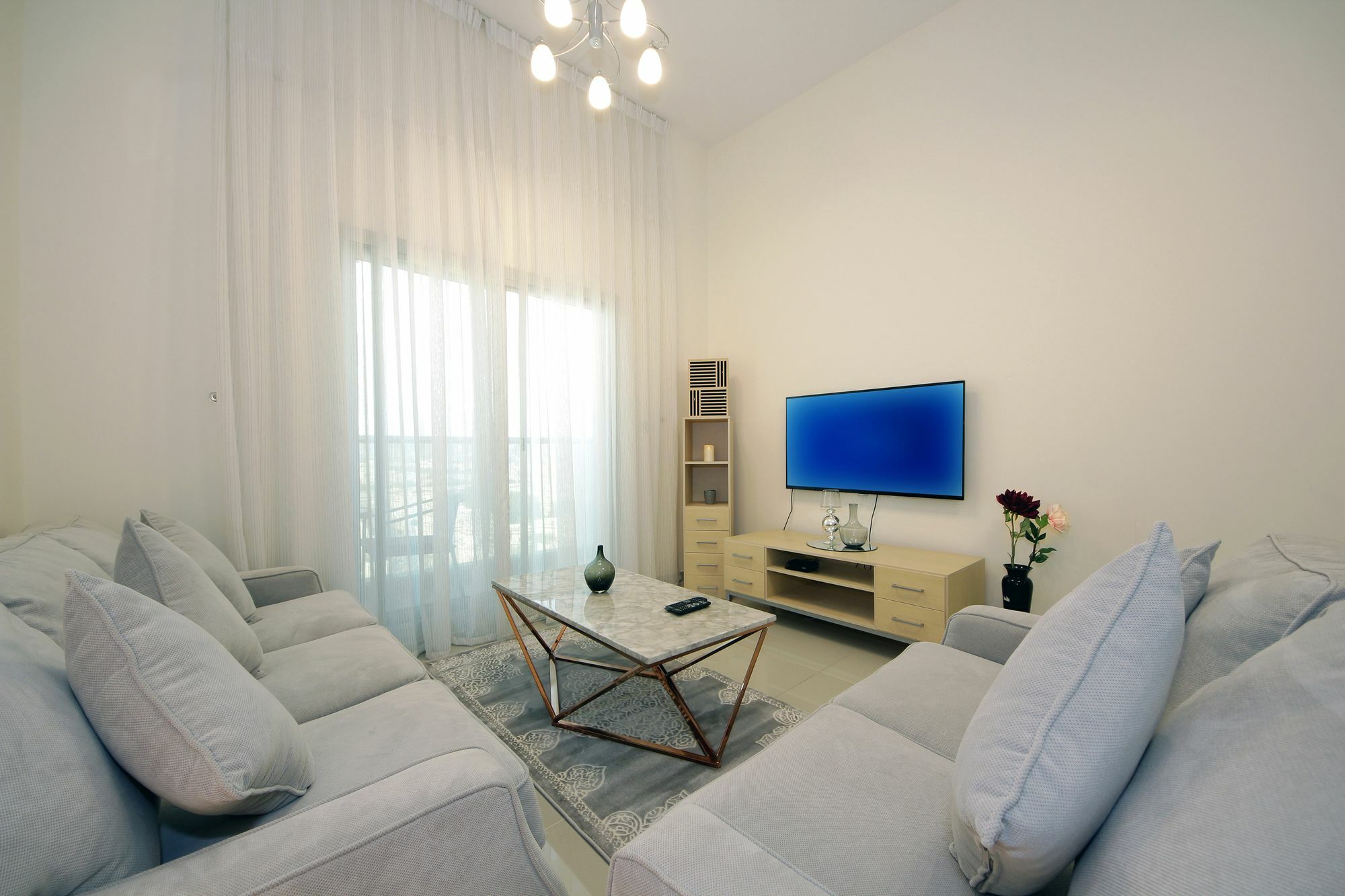 Spacious 2 Bedroom In Al Telal 11, Al Barsha 1 Дубай Екстер'єр фото