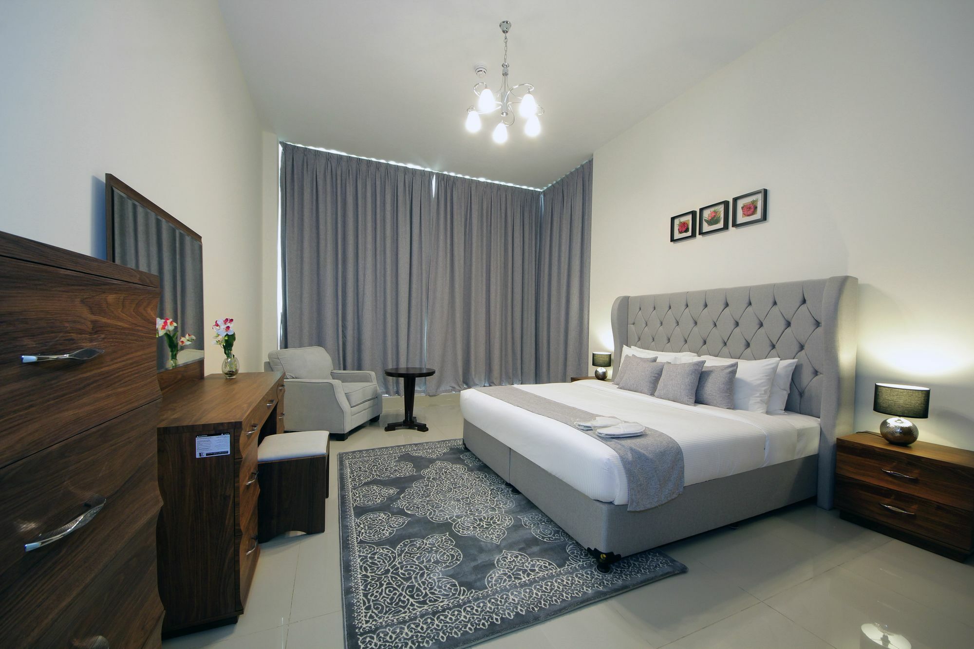 Spacious 2 Bedroom In Al Telal 11, Al Barsha 1 Дубай Екстер'єр фото