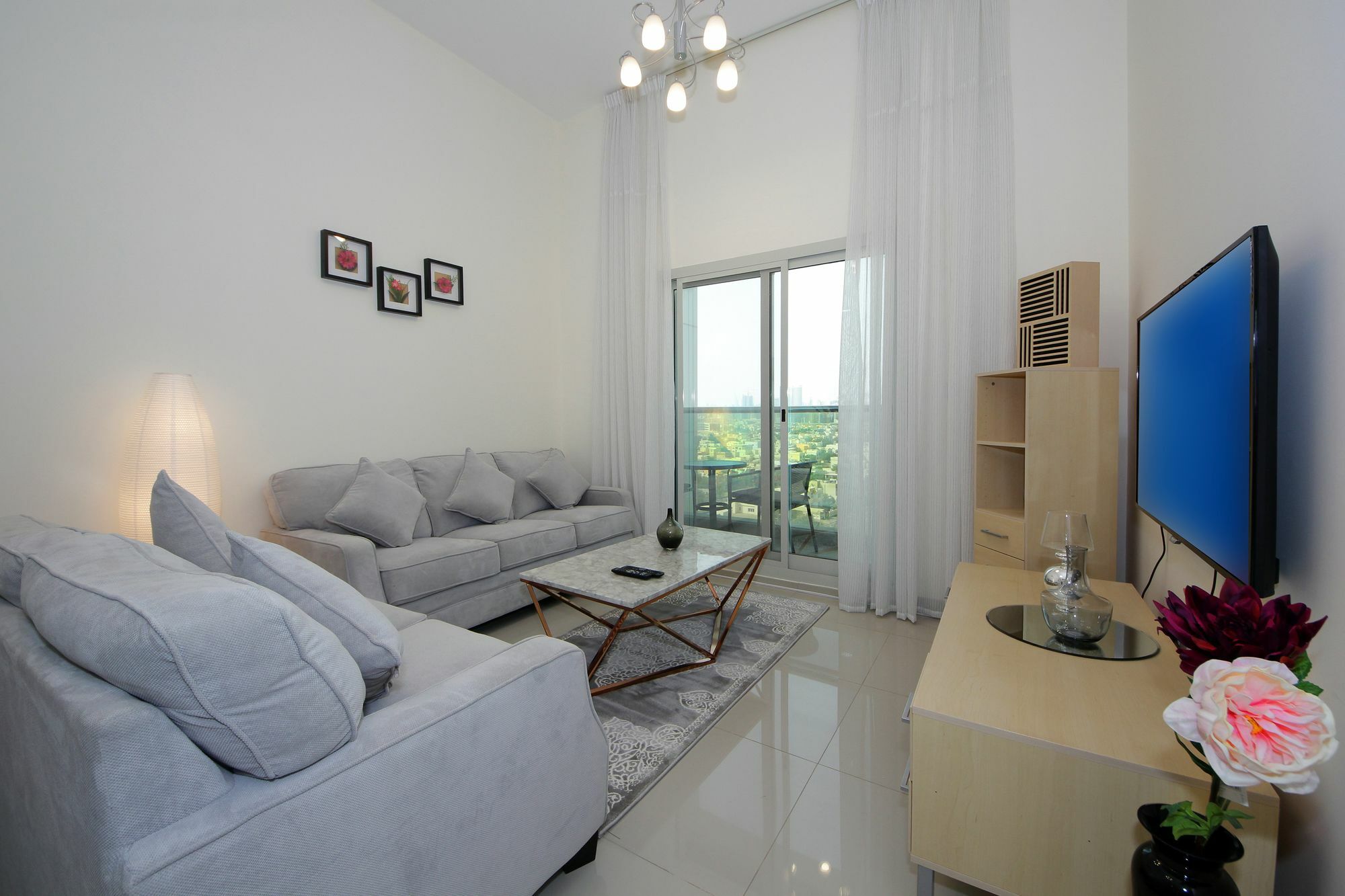 Spacious 2 Bedroom In Al Telal 11, Al Barsha 1 Дубай Екстер'єр фото