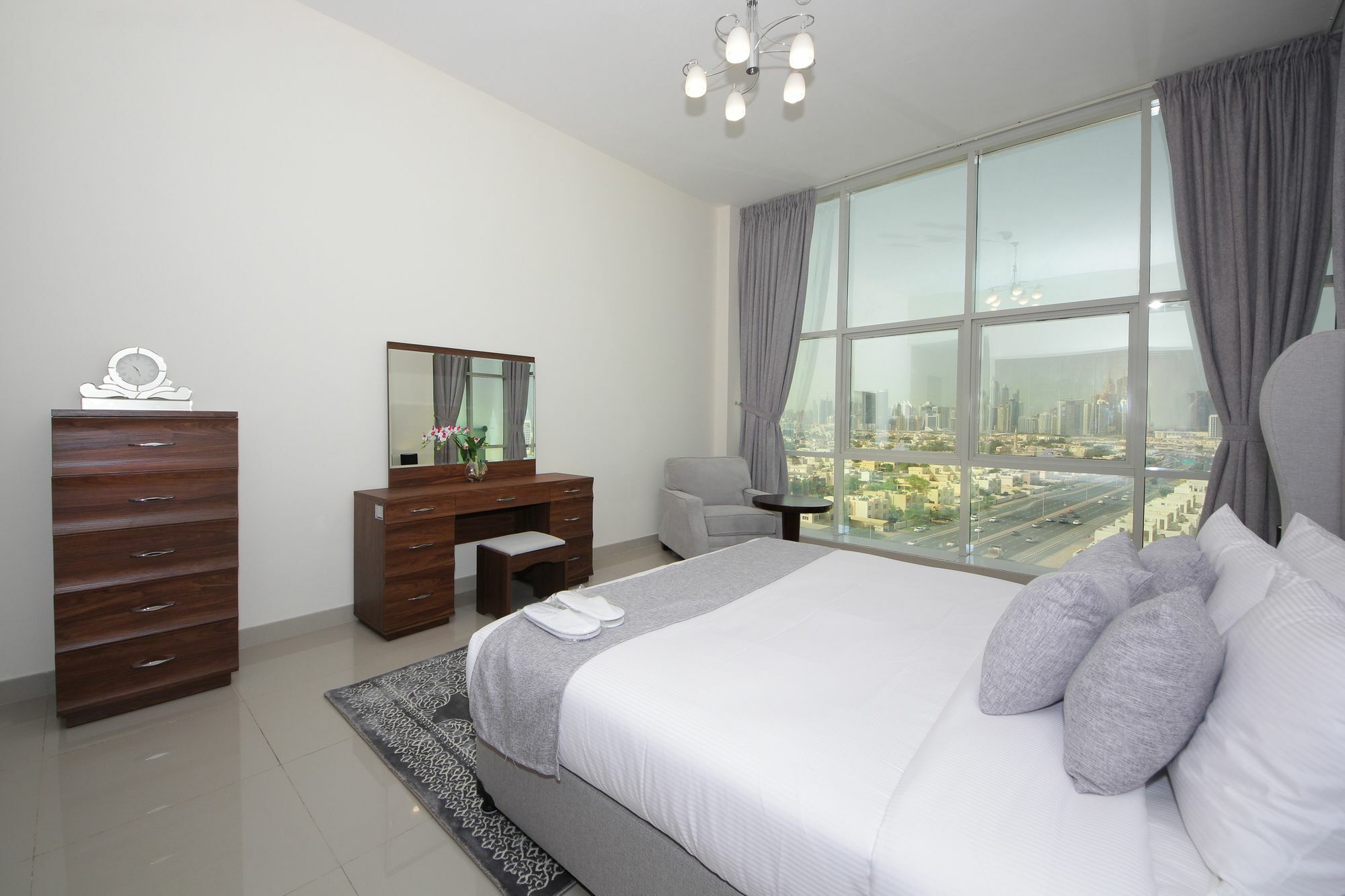 Spacious 2 Bedroom In Al Telal 11, Al Barsha 1 Дубай Екстер'єр фото