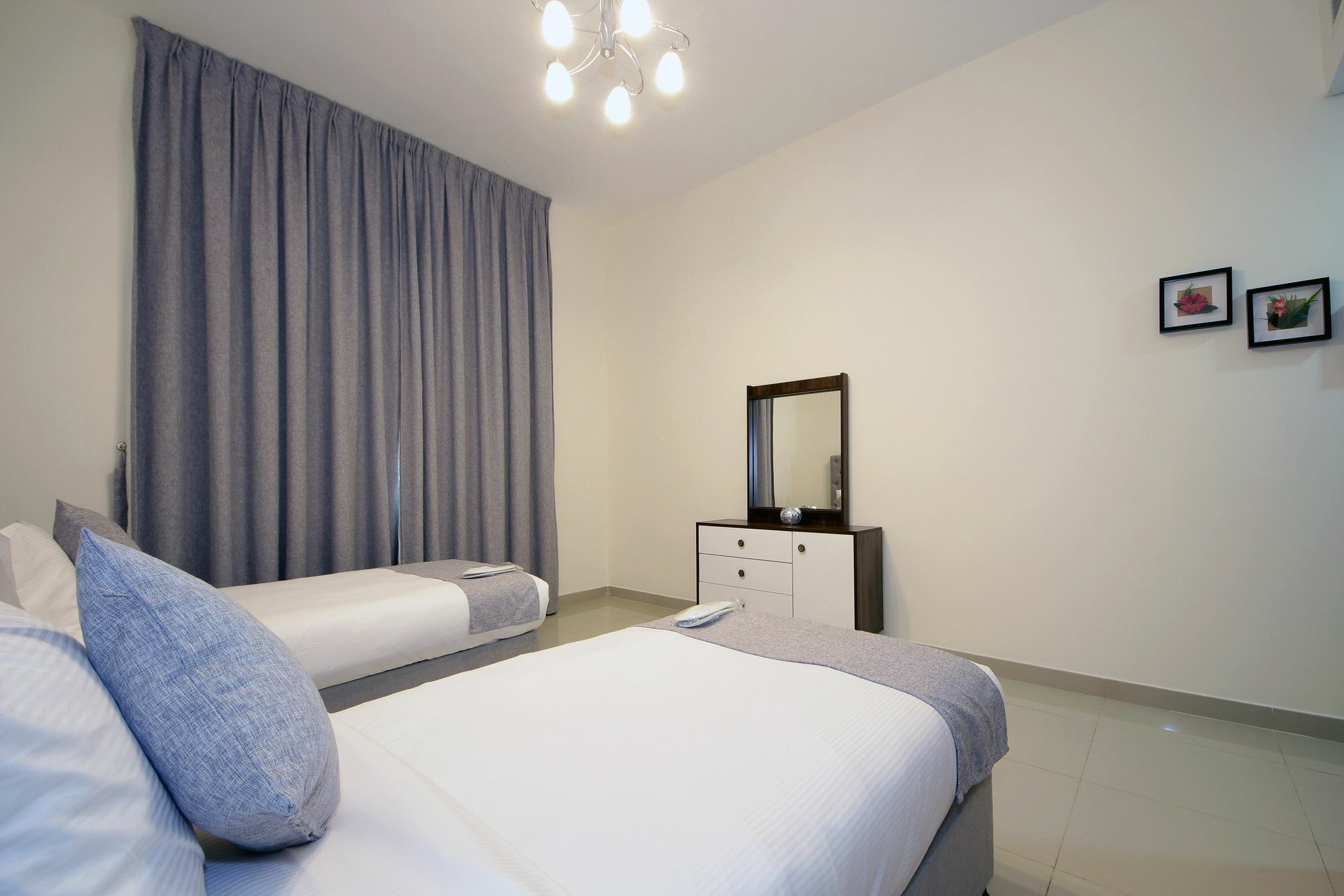 Spacious 2 Bedroom In Al Telal 11, Al Barsha 1 Дубай Екстер'єр фото
