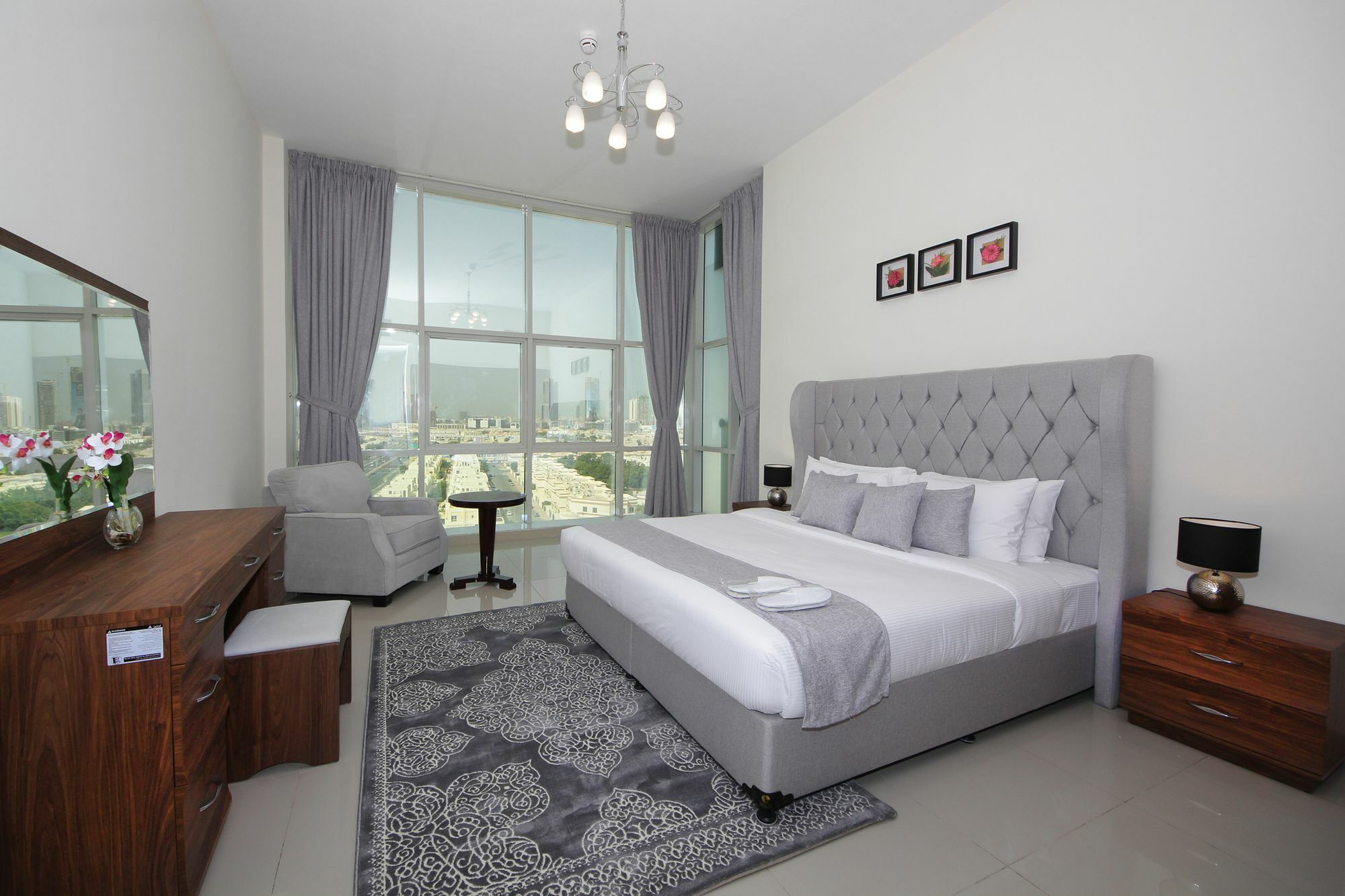 Spacious 2 Bedroom In Al Telal 11, Al Barsha 1 Дубай Екстер'єр фото