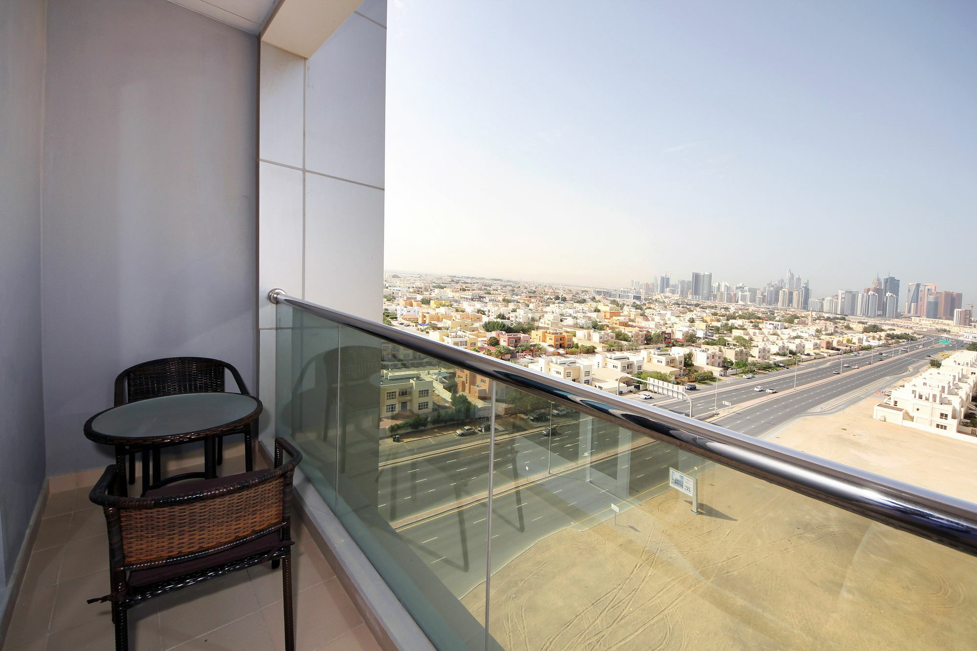 Spacious 2 Bedroom In Al Telal 11, Al Barsha 1 Дубай Екстер'єр фото